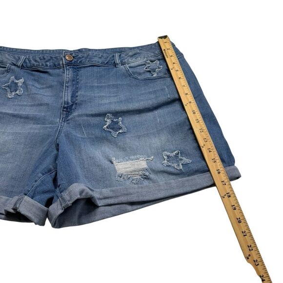 Lane Bryant Distressed Star Denim Shorts Roll Cuffs Plus Sz 26 - Picture 10 of 14